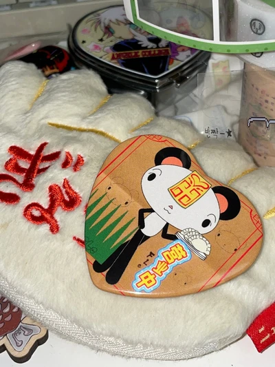 (할인)중화반점 강시판다 유광 하트 핀버튼 핀뱃지