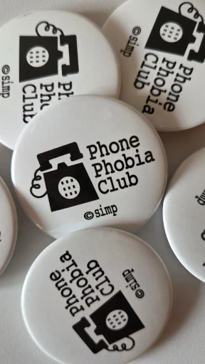 PHONE PHOBIA CLUB 핀버튼